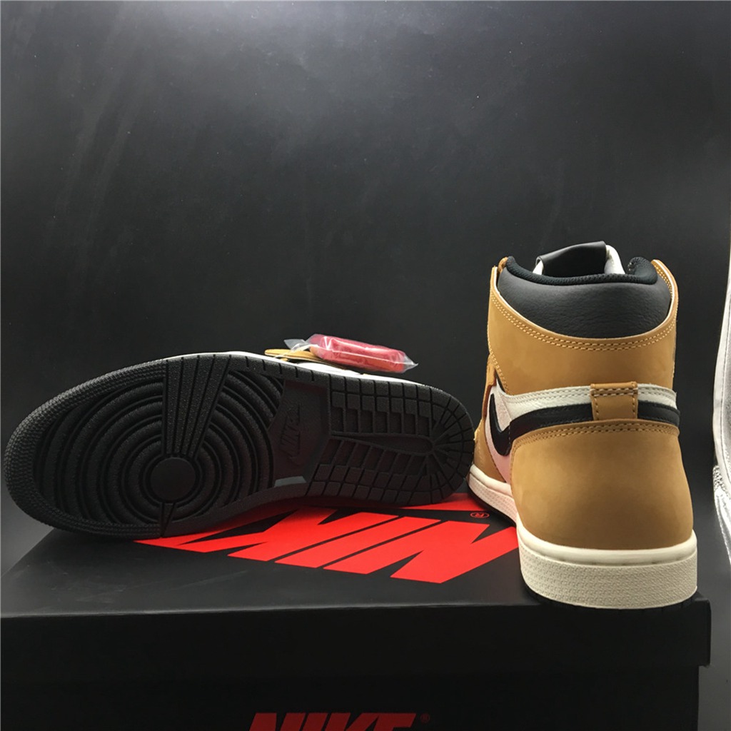 Air Jordan 1 Retro High OG 555088 ?C 700